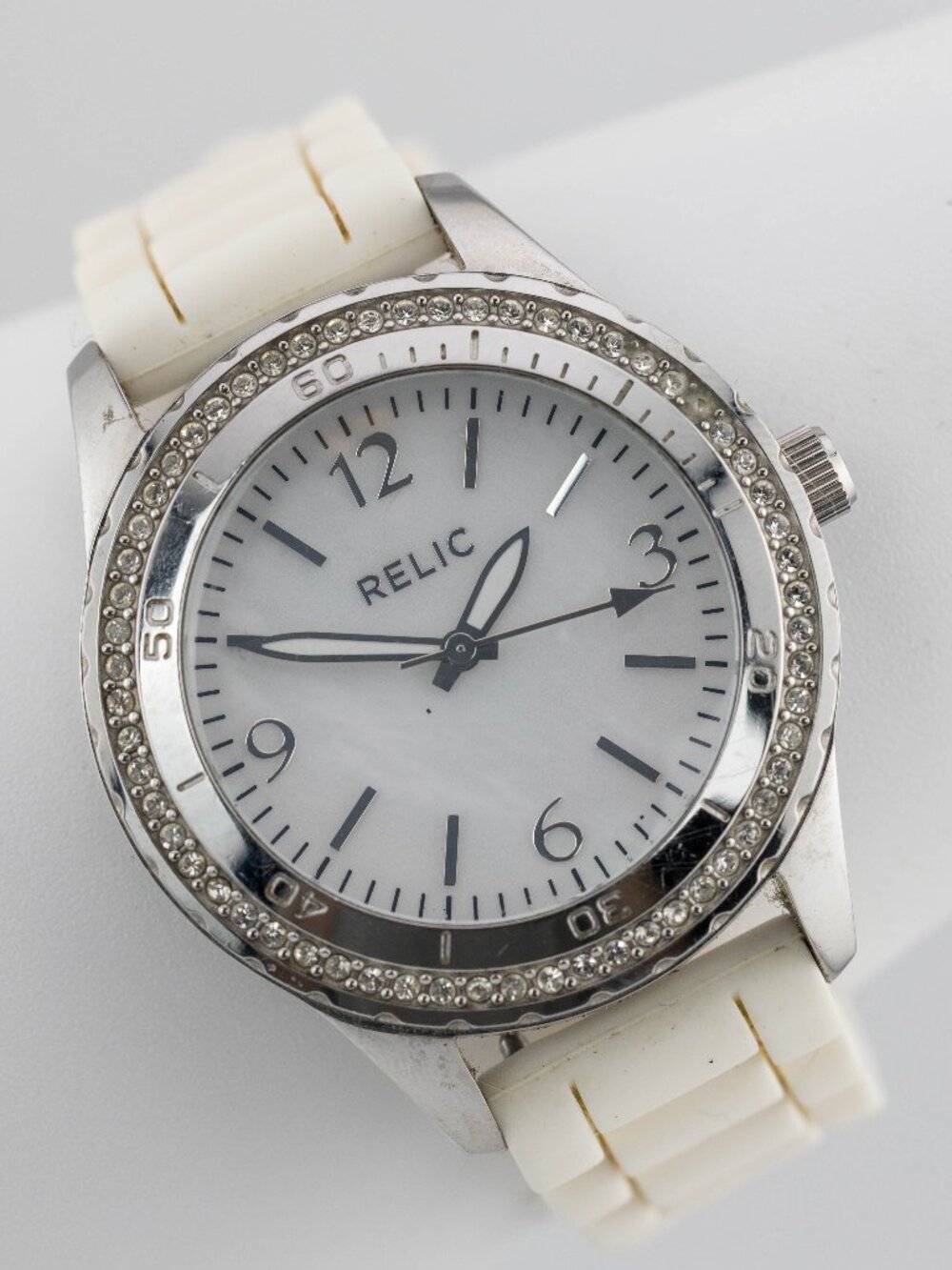 Relic ZR11907 Crystal Bezel Quartz Analog Women's Watch New Battery